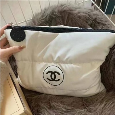 Классная бюджетная нейлоновая косметичка Chane*l