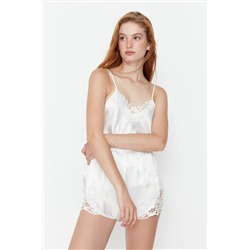 TRENDYOLMİLLA Ekru Dantel Detaylı Saten Atlet-Şort Dokuma Pijama Takımı THMAW21PT0843