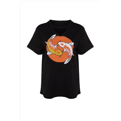 Siyah Boyfriend Fit Balık Baskılı %100 Pamuk Örme Büyük Beden T-Shirt TBBSS22TS2121
