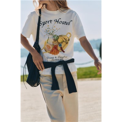 T-SHIRT WITH CONTRAST PRINT
