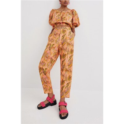 Blusa cropped tropical