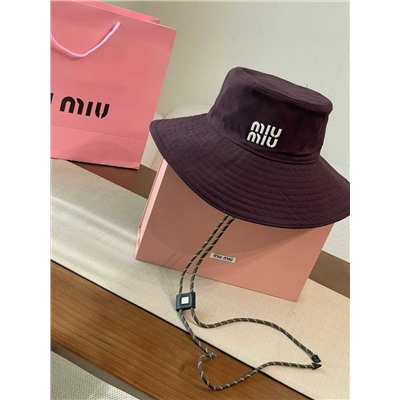 Стильная и удобная в красивом цвете женская шляпа MI*U MI*U Идет в подарочной упаковке