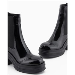 Rubber heel boots
