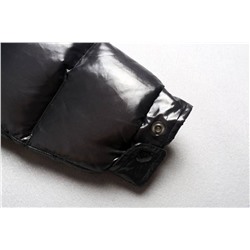 Теплая зимняя куртка пуховик Moncle*r с глянцевой поверхностью