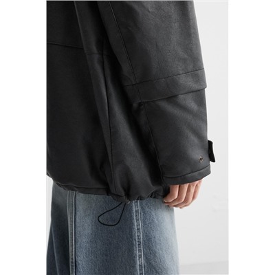 PARKA EFECTO PIEL BOLSILLOS