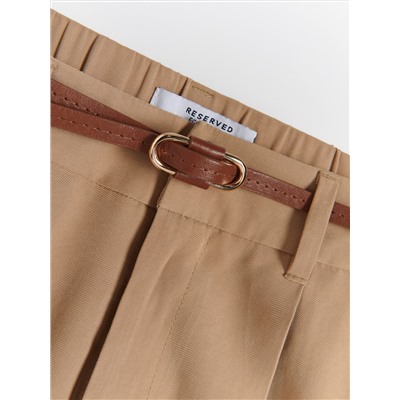 Shorts mit Gürtel