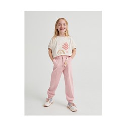 Trousers with cargo pockets