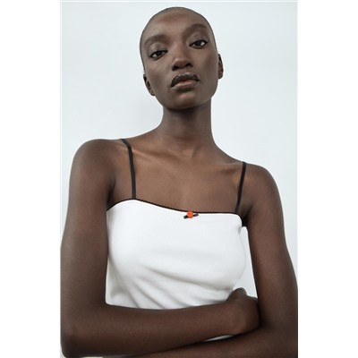 RIBBED STRAPPY TOP WITH FLOWER DETAIL