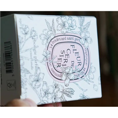 DIPTYQU*E  ароматическая свеча, экспорт ( цена на оф сайте выше 8000 )