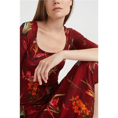 Vestido escotado vuelo