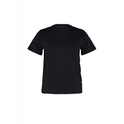 Siyah Boyfriend Fit Yanda Çıt Çıt Detaylı %100 Pamuk Örme Büyük Beden T-shirt TBBSS24BF00000