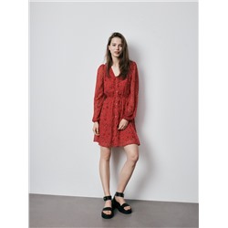 Gemustertes kleid