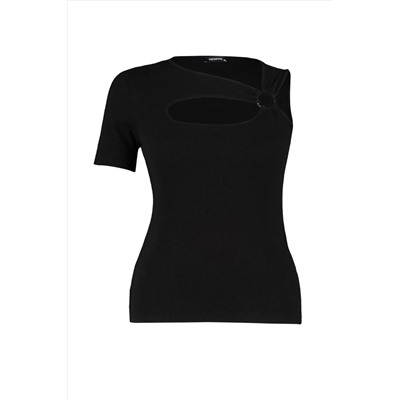 Siyah Cut-Out Detaylı Örme Büyük Beden Bluz TBBSS23AF00051