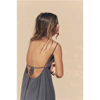 FLOWING STRAPPY MIDI DRESS