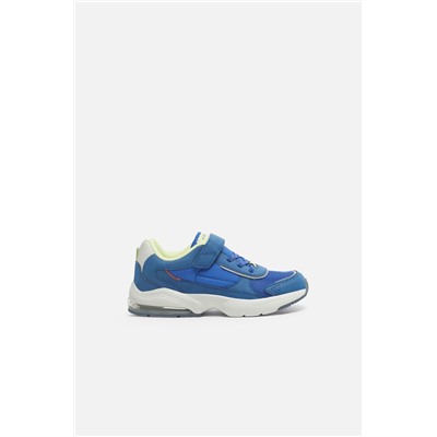 Sneakers with transparent sole