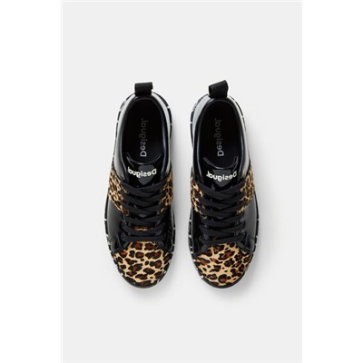 Zapatilla charol animal print