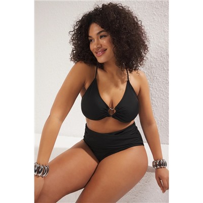Siyah Kalp Aksesuar Detaylı Askılı Büyük Beden Bikini Üstü TBBSS25CT00008