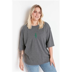 Antrasit Geniş Kalıp Nakış Detaylı Örme Büyük Beden T-Shirt TBBSS22BF00002
