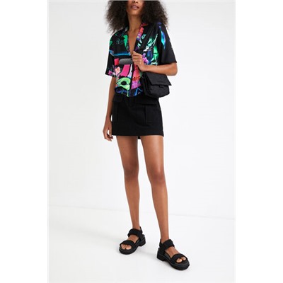 Camisa cropped tropical