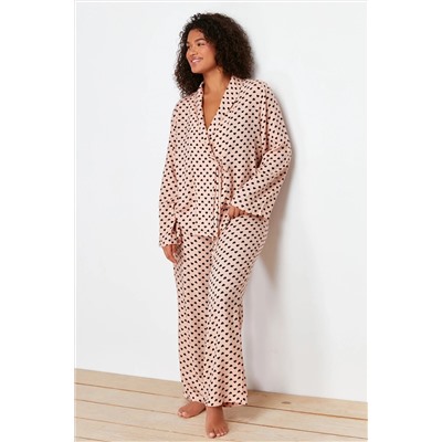More Sustainable Pudra Puantiye Desenli Kruvaze Yaka Dokuma Pijama Takımı TBBAW24AI00027