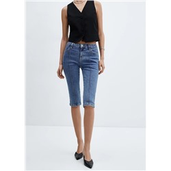 Jeans capri costuras decorativas