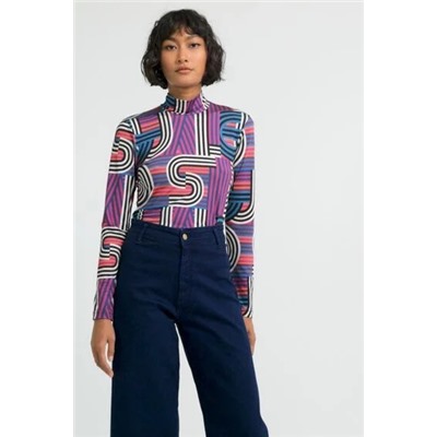 Camiseta cuello alto geometrías
