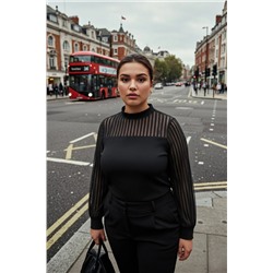 Siyah Dik Yaka Dantelli Vücuda Oturan Örme Büyük Beden Bluz TBBAW25AF00010