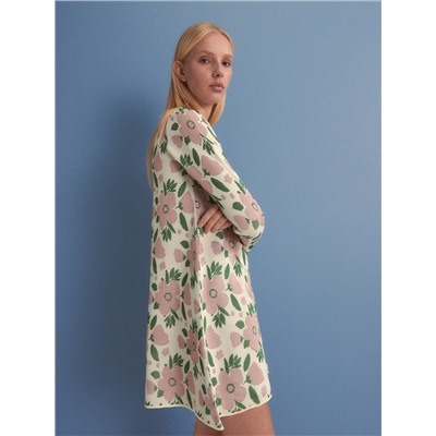 Gemustertes kleid