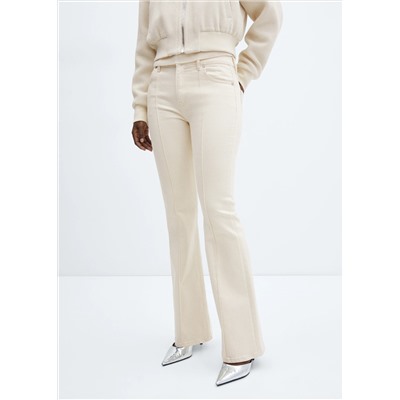 Jeans flare costuras decorativas