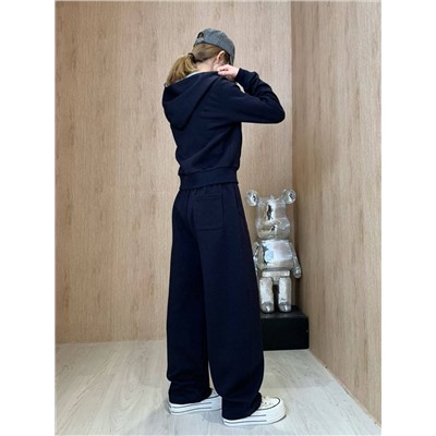 Свободный костюм из импортного трикотажа  MI*U MI*U