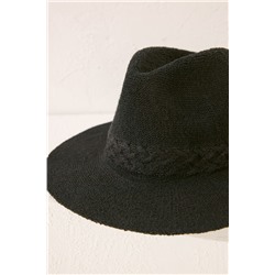 Sombrero negro detalle trenzado