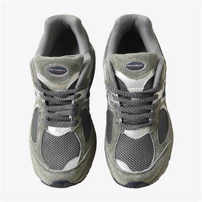 New Balanc*e 👟 мягкая и нежная текстура. Воловья кожа✔️ Подошва EVA, амортизирующая и нескользящая. Дизайн в ретро стиле.. унисекс. Отшиты на оригинальной фабрике N*B из остатков оригинальной ткани✔️ производство во Вьетнаме 🇻🇳 цена данной модели на оф сайте выше 16 000 😱
