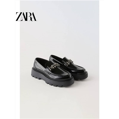 ZARA  😍 официальный сайт⚡️ лакированные лоферы    для маленьких модниц со  скидкой  44🛍    ✅Цвет: на фото     ✅Материал: pu