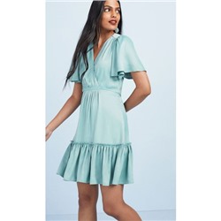 Gestuftes Minikleid aus Satin zum Wickeln