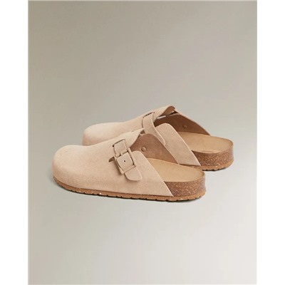 LEATHER CLOGS WITH BUCKLES