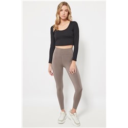 Top crop Negro