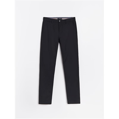 Slim-Fit-Chinohose mit hohem Baumwollanteil