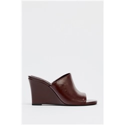 LEATHER WEDGES