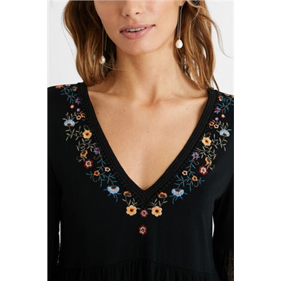 Camiseta avolantada flores
