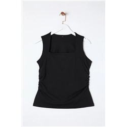 Siyah Düz Kare Yaka Askılı Büzgülü Fitted/Vücuda Oturan Esnek Örme Büyük Beden Bluz TBBSS25AF00027