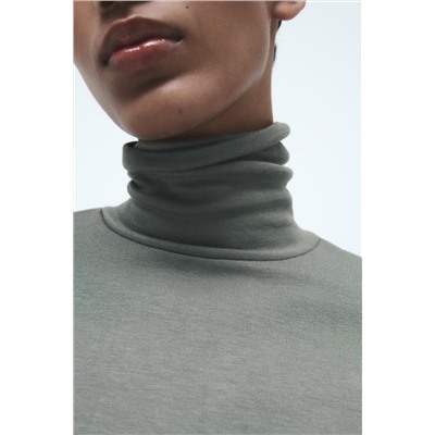 TURTLENECK T-SHIRT
