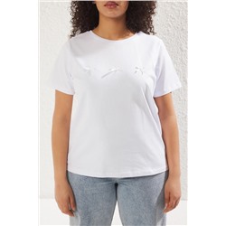 Beyaz Slim Fit Fiyonk Detaylı Crop Boy Büyük Beden Örme T-shirt TBBSS25BF00001