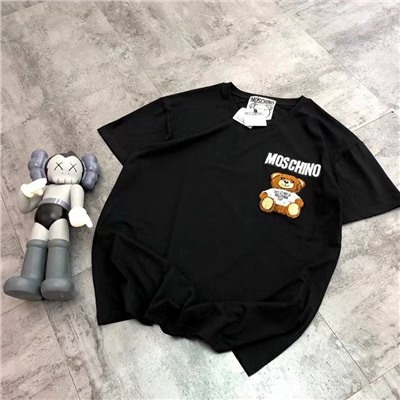 Проверенная футболка Moschino 🐻  Она абалденная!!! Много раз девочки заказывали 🔥🔥🔥   Мишка махровый и очень приятный на ощуп  Материал: хлопок