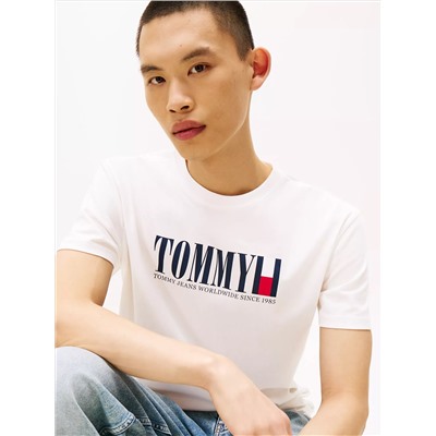 Tommy Jeans Retro Flag Logo T-Shirt
