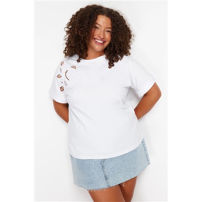 Beyaz Brode Detaylı Basic %100 Pamuk Örme T-shirt TBBSS24BF00055