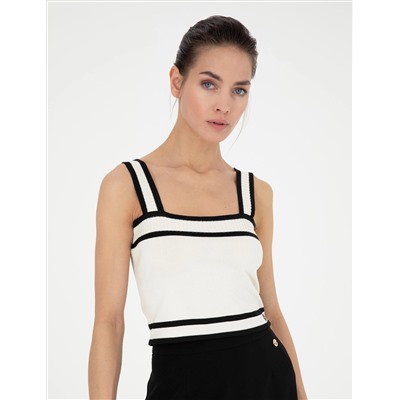 Beyaz Crop Top Triko Bluz