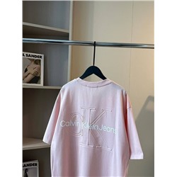 Футболка в нежном розовом цвете Calvi*n Klei*n