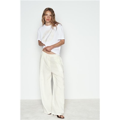 TOP WITH CONTRAST LACE TRIM