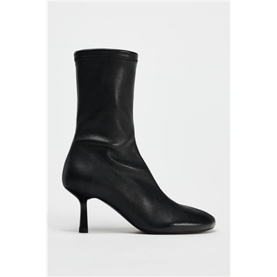 SOFT LEATHER ANKLE BOOTS
