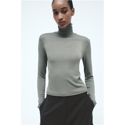 TURTLENECK T-SHIRT